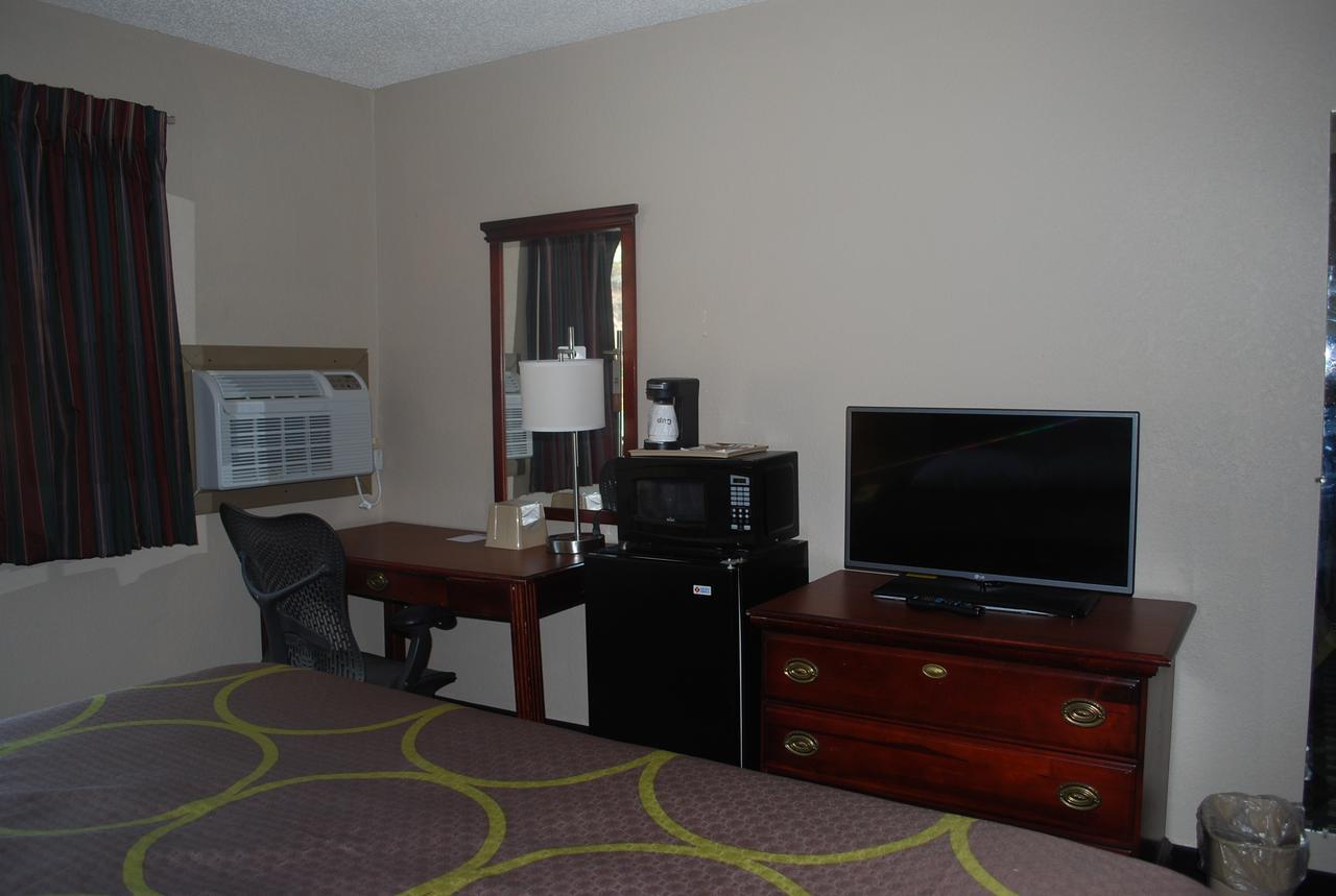 Super 8 By Wyndham Warner Robins Motel Eksteriør bilde